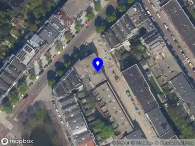 Ambulance met gepaste spoed naar de Van der Schellingstraat in Rotterdam
