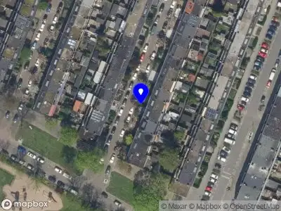 Brandweer met grote spoed naar de Nieuwenhoornstraat in Rotterdam vanwege afhijsen patient