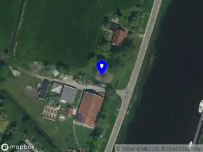 112 melding Brandweer met grote spoed naar de Vaartdijk in Assendelft vanwege voertuigbrand