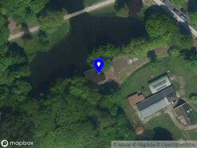 Ambulance met grote spoed naar de Parkweg in Velsen-Zuid