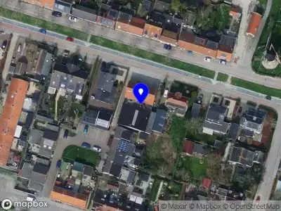 Ambulance met grote spoed naar de Molendijk in Goudswaard