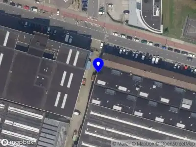 Ambulance met gepaste spoed naar de Sluisjesdijk in Rotterdam