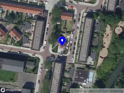 Ambulance met gepaste spoed naar de Meerkoetstraat in Dordrecht