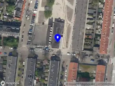 Ambulance met grote spoed naar de Gruttostraat in Rotterdam