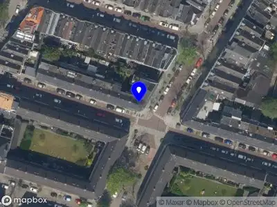 Ambulance met grote spoed naar de Pendrechtstraat in Rotterdam