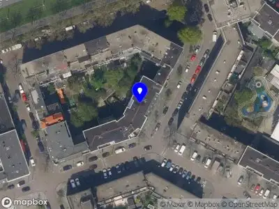 Ambulance met grote spoed naar de Abcoudestraat in Rotterdam