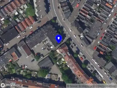 Ambulance met gepaste spoed naar de Krommedijk in Dordrecht