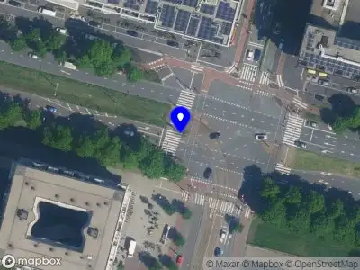 Traumahelikopter naar de Jan van Galenstraat in Amsterdam