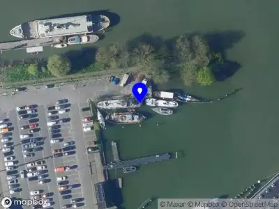 Ambulance met gepaste spoed naar de Dirck Chinaplein in Enkhuizen