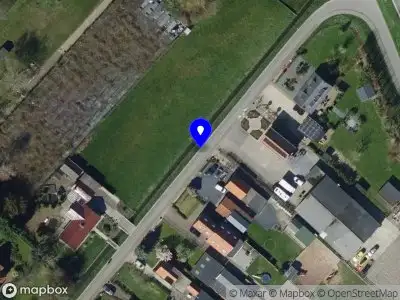 Ambulance, brandweer en politie met grote spoed naar de Beeldsweg in Zuidland vanwege gebouwbrand