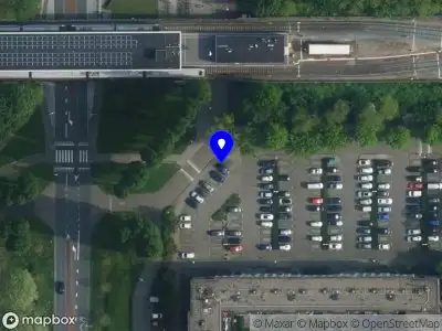 Ambulance met grote spoed naar de Wisseloord in Amsterdam