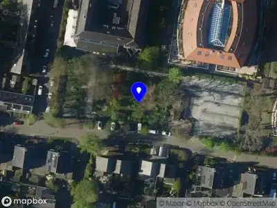 Ambulance met grote spoed naar de Kloostertuin in Bergen (NH.)