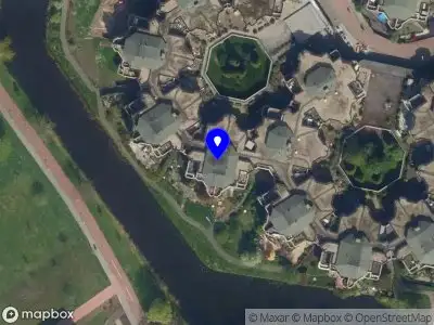 Ambulance met grote spoed naar de Lemelerberg in Capelle aan den IJssel