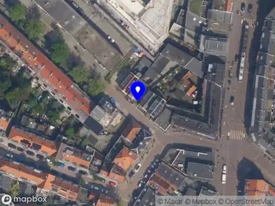 Ambulance met grote spoed naar de Oude Raadhuislaan in Rotterdam