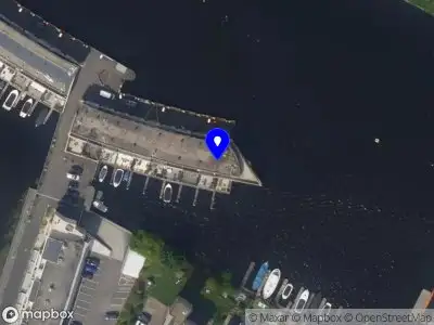 Ambulance met grote spoed naar de 't Schip in Katwijk