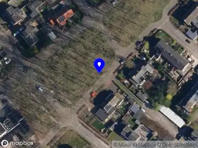 Brandweer met grote spoed naar de Esdoornlaan in Zuidlaren vanwege waarnemen gaslucht