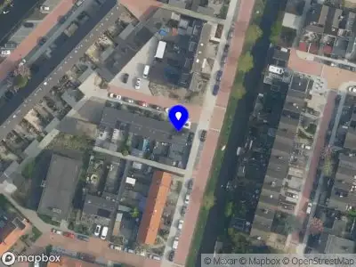 Ambulance met grote spoed naar de Van der Veenstraat in Reeuwijk