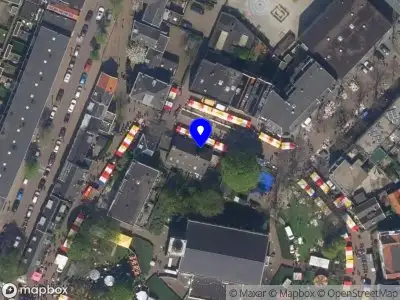 Ambulance met grote spoed naar de Charloisse Kerksingel in Rotterdam