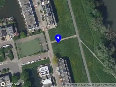 Ambulance met grote spoed naar de Balsa in Dordrecht