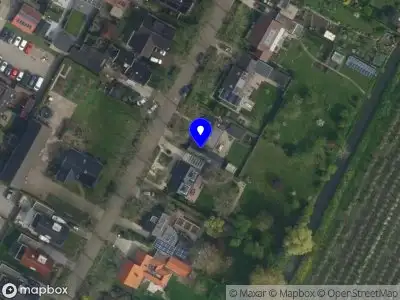 Politie naar de Lekdijk in Tull en 't Waal vanwege personen te water