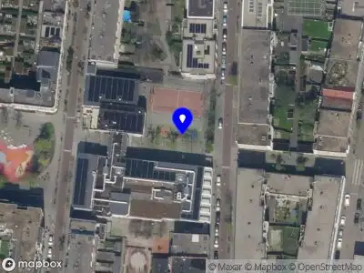 Ambulance met grote spoed naar de Van Speykstraat in Rotterdam