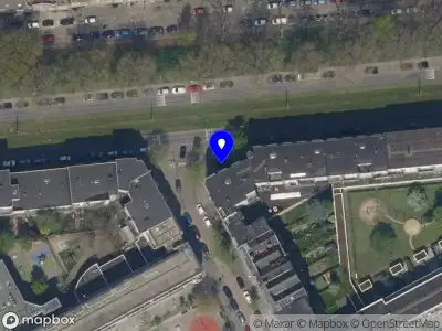 Ambulance met gepaste spoed naar de Mathenesserdijk in Rotterdam