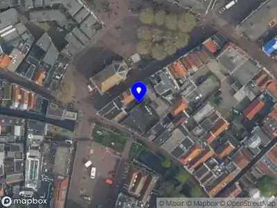 Ambulance met grote spoed naar de Markt in Gouda
