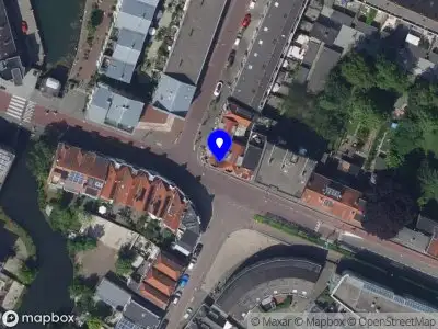 Ambulance met gepaste spoed naar de Noordendijk in Dordrecht