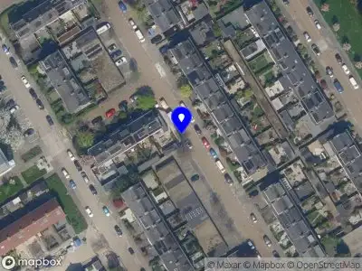 Ambulance met grote spoed naar de Gruttosingel in Capelle aan den IJssel