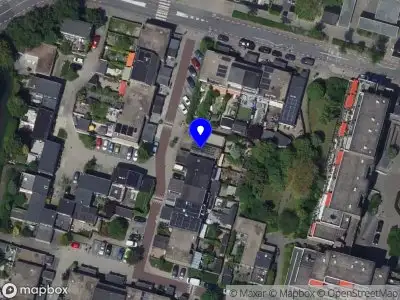 Ambulance met gepaste spoed naar de Pijnenburg in Dordrecht