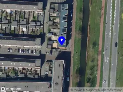 Ambulance met grote spoed naar de Lauwersmeer in Barendrecht