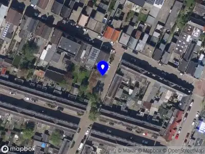 Brandweer met gepaste spoed naar de Rozestraat in Roosendaal vanwege afhijsen patient