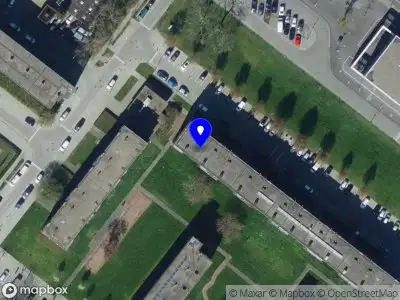 Ambulance met gepaste spoed naar de Grondelstraat in Hoogvliet Rotterdam