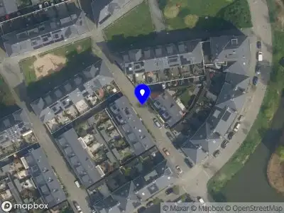 Ambulance met grote spoed naar de Witmolen in Delft