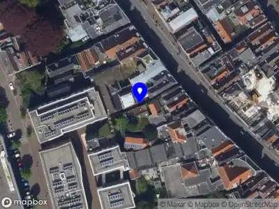 Ambulance met gepaste spoed naar de Plaatsteeg in Leiden