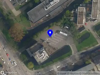 Ambulance met grote spoed naar de Koepoortplaats in Delft