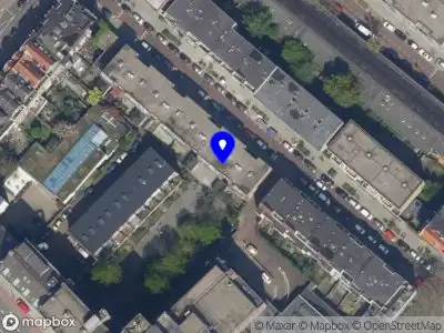 Ambulance met grote spoed naar de Banierstraat in Rotterdam