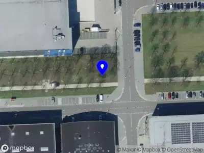 Ambulance met grote spoed naar de Geyssendorfferweg in Rotterdam