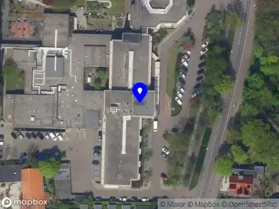 Ambulance met grote spoed naar de Van Wijckersloothplein in Oegstgeest