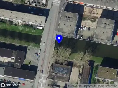 Ambulance met grote spoed naar de Krabbendijkestraat in Rotterdam