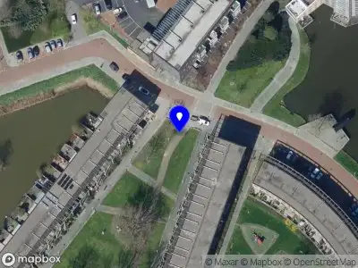 Politie naar de Goede Verwachtinghof in Hoogvliet Rotterdam vanwege ongeval met letsel