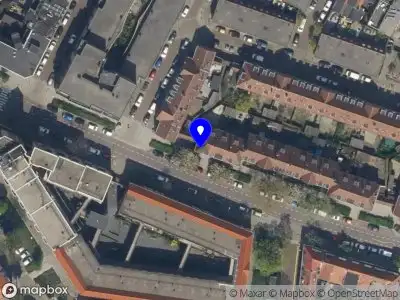 Ambulance met grote spoed naar de Nieuwe Maasstraat in Schiedam