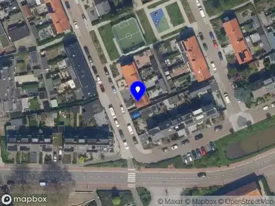 Ambulance met grote spoed naar de Gerard Doustraat in Capelle aan den IJssel