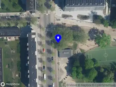 Ambulance met grote spoed naar de Dr. H. Colijnstraat in Amsterdam