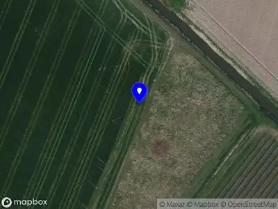 Brandweer met grote spoed naar de Elisabeth van Loonstraat in Mijnsheerenland vanwege een buitenbrand