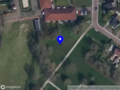 Brandweer met grote spoed naar de Noorderstraat in Ulrum vanwege voertuigbrand