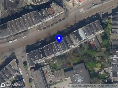 Ambulance met grote spoed naar de Vierambachtsstraat in Rotterdam