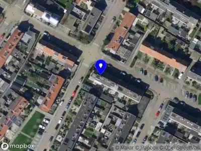 Ambulance met grote spoed naar de De Manning in Heerjansdam