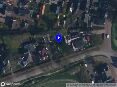 Brandweer met grote spoed naar de Burgemeester Van Ankenweg in Middelstum vanwege voertuigbrand