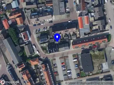 Ambulance met gepaste spoed naar de In 't Veldstraat in 's-Gravendeel